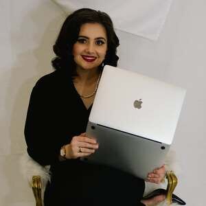 Meet your Posher, Elizabeth